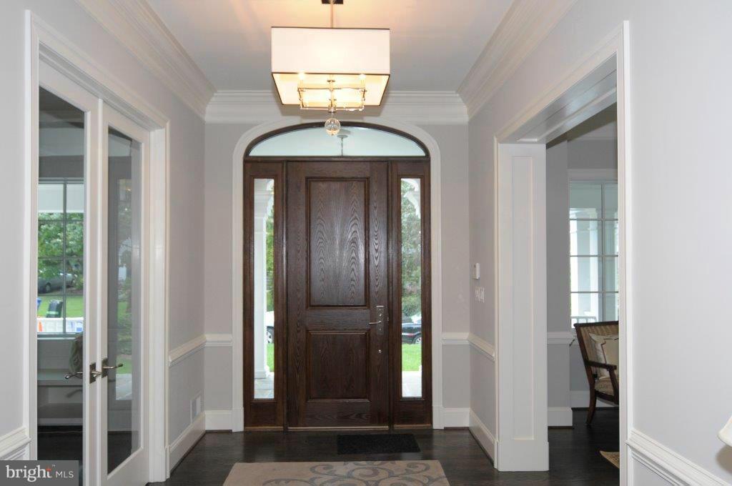 5803 Aberdeen Road Bethesda, MD 20817 - Photo 2 of 29 Interior (General)