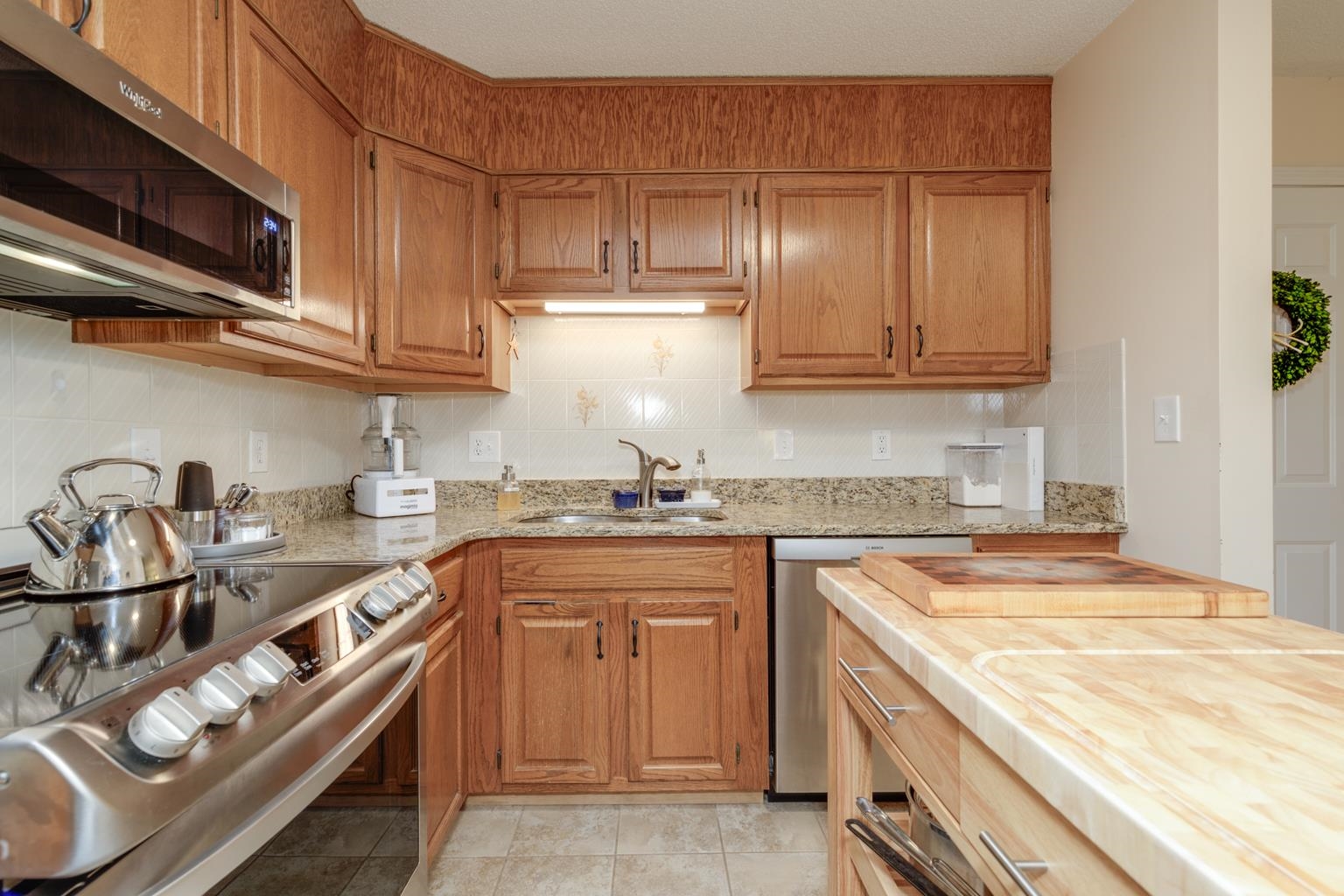 490 River Road, Unit 32 Manchester, NH 03104 - Photo 7 of 41 Gallery Image 7