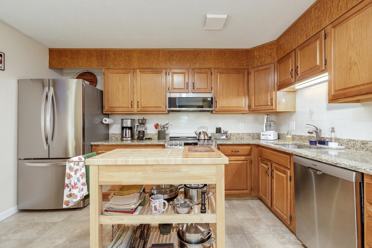490 River Road, Unit 32 Manchester, NH 03104 - Photo 8 of 41 Gallery Image 8