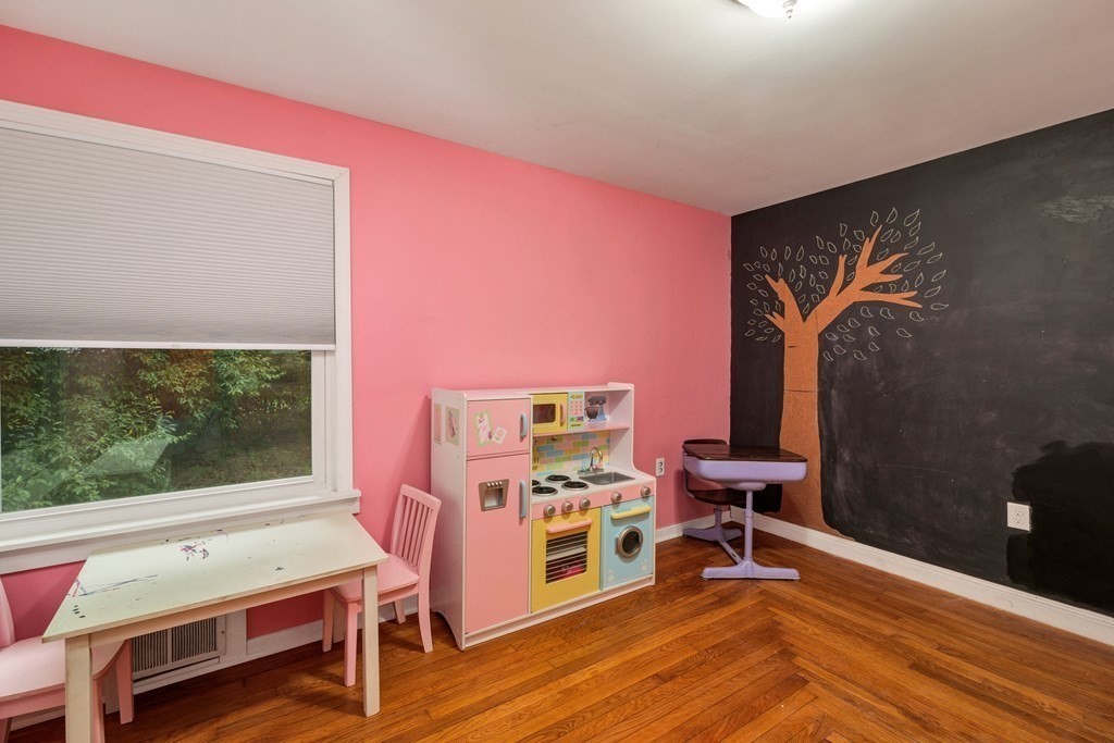 241 Calef Highway Lee, NH 03861 - Photo 14 of 40