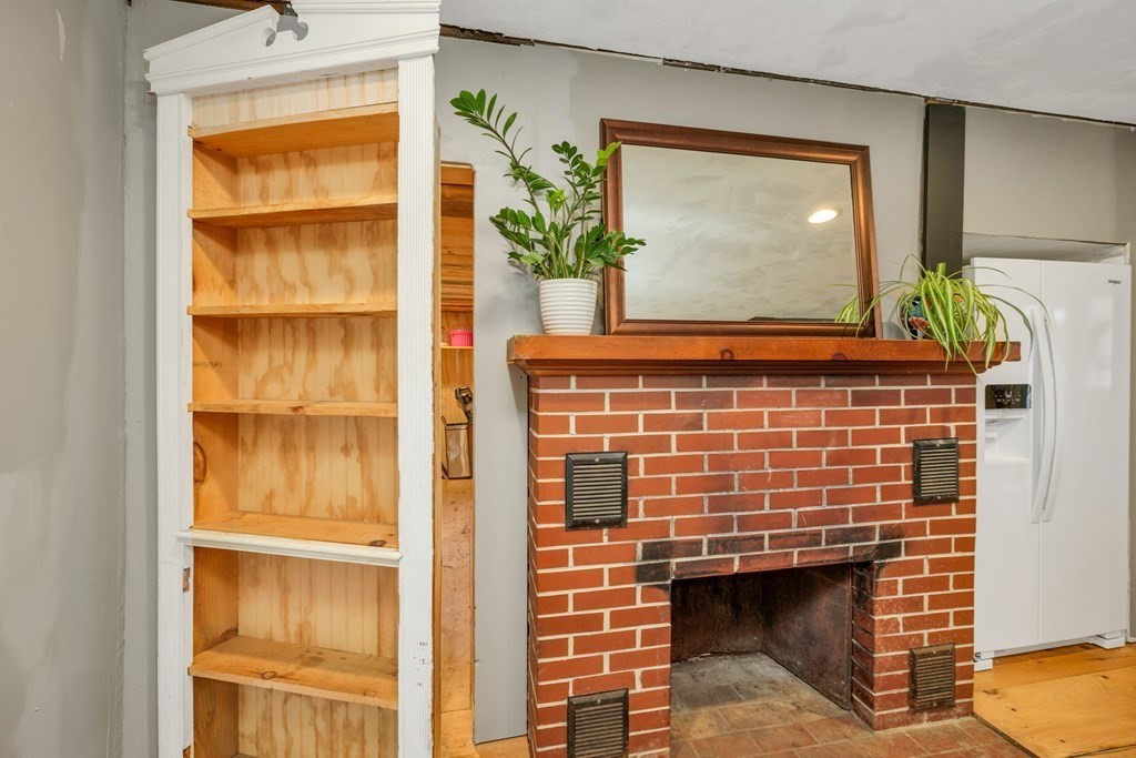 241 Calef Highway Lee, NH 03861 - Photo 17 of 40