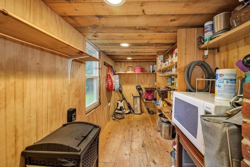 241 Calef Highway Lee, NH 03861 - Photo 18 of 40