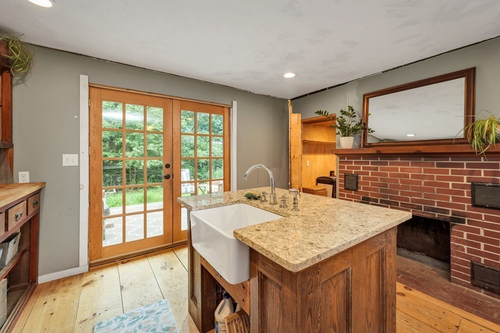 241 Calef Highway Lee, NH 03861 - Photo 19 of 40