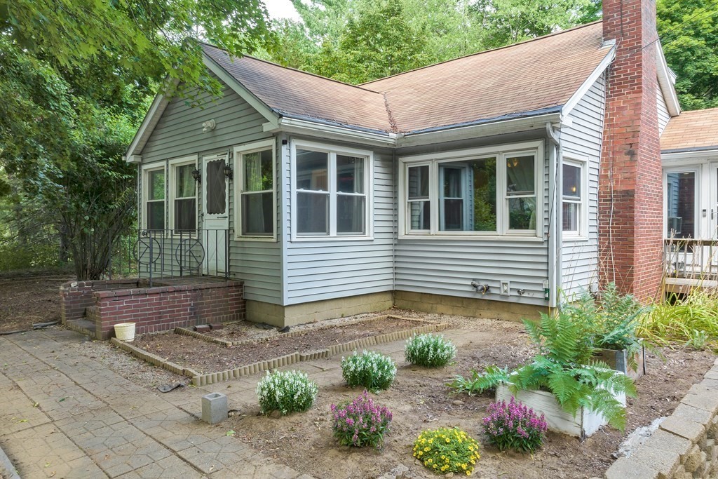 241 Calef Highway Lee, NH 03861 - Photo 26 of 40