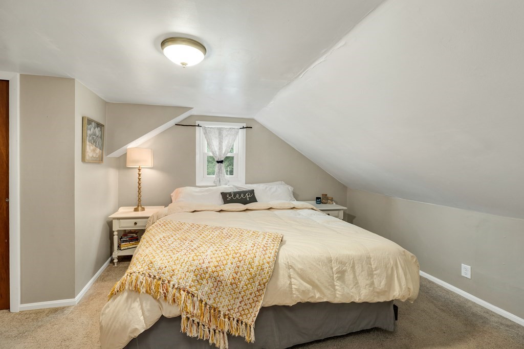 241 Calef Highway Lee, NH 03861 - Photo 29 of 40