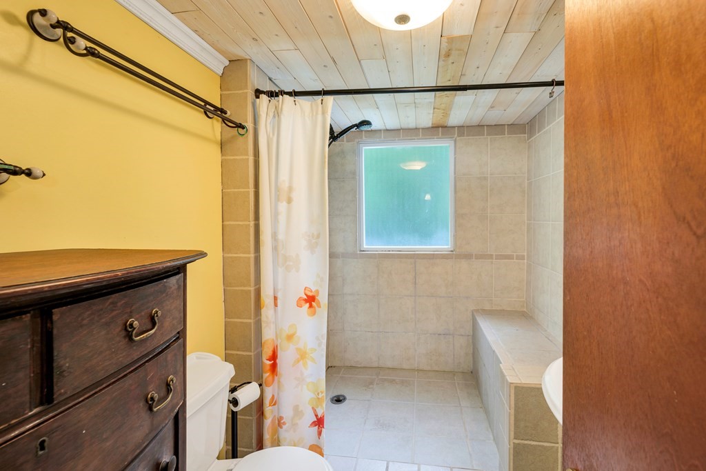 241 Calef Highway Lee, NH 03861 - Photo 32 of 40