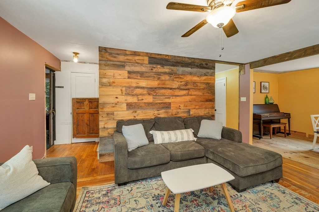 241 Calef Highway Lee, NH 03861 - Photo 5 of 40