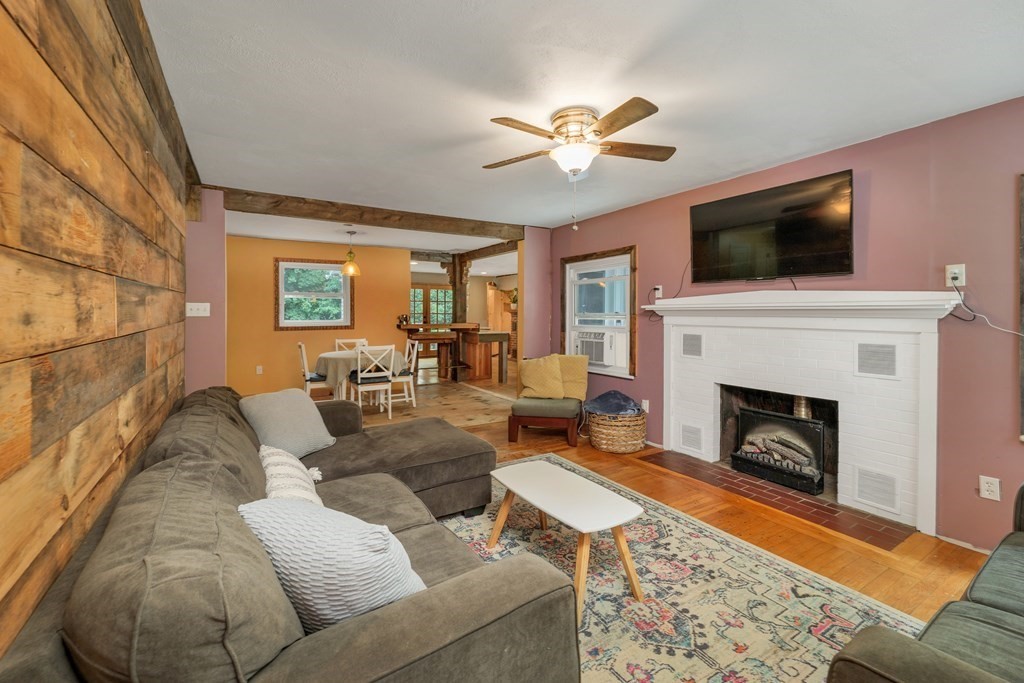 241 Calef Highway Lee, NH 03861 - Photo 6 of 40