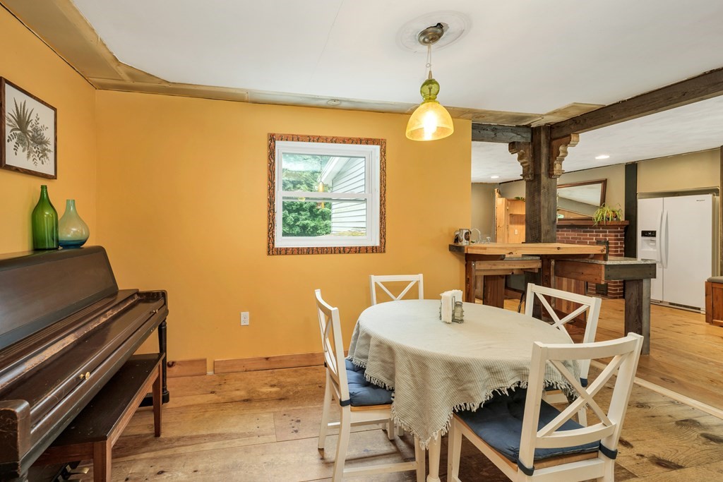 241 Calef Highway Lee, NH 03861 - Photo 7 of 40