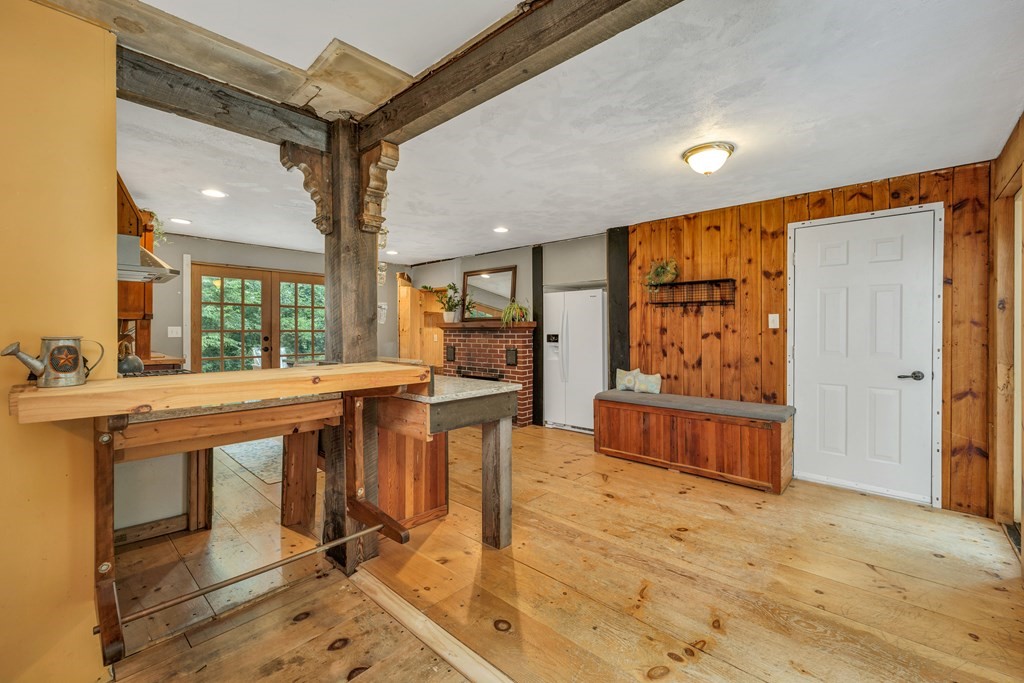 241 Calef Highway Lee, NH 03861 - Photo 8 of 40