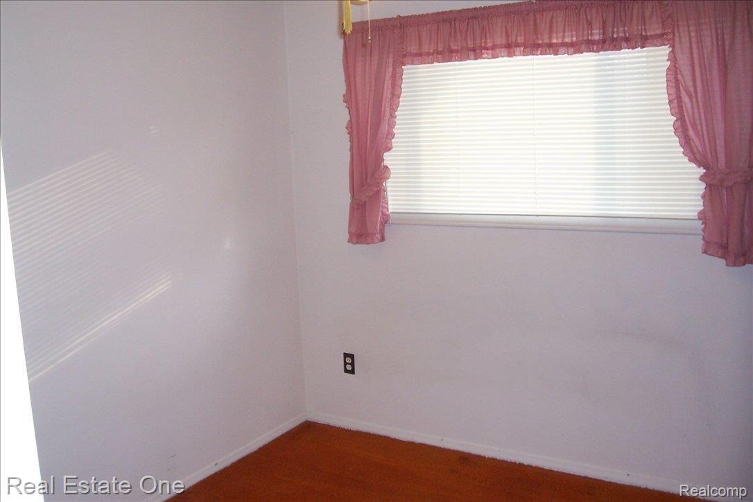 1866 Henbert Road West Bloomfield, MI 48324 - Photo 13 of 17 bedroom #2