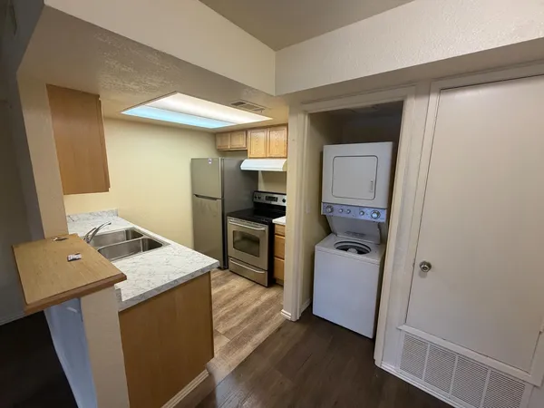 $139,998 | 1661 Pyrenees Avenue, Unit 70, Stockton, CA 95210
