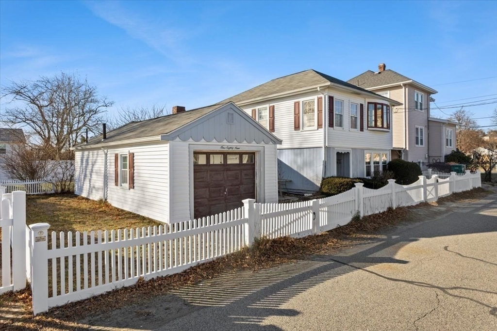 189 Kingsley Road Hull, MA 02045 - Photo 4 of 27 Gallery Image 4