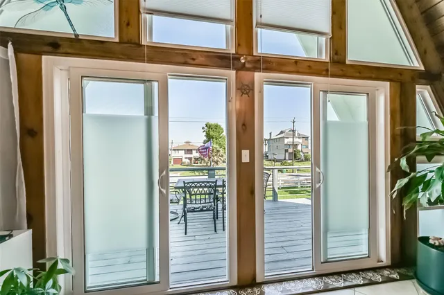 $2,850 | 2009 Todville Road, Seabrook, TX 77586