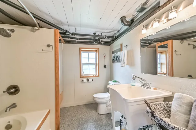 $2,850 | 2009 Todville Road, Seabrook, TX 77586