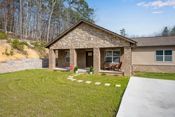 $520,000 | 6927 Flagstone Drive, Ooltewah, TN 37363