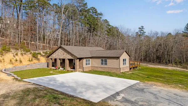 $520,000 | 6927 Flagstone Drive, Ooltewah, TN 37363