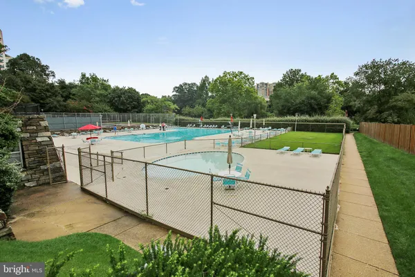 $1,850 | 10201 Grosvenor Place, Unit 312, Rockville, MD 20852