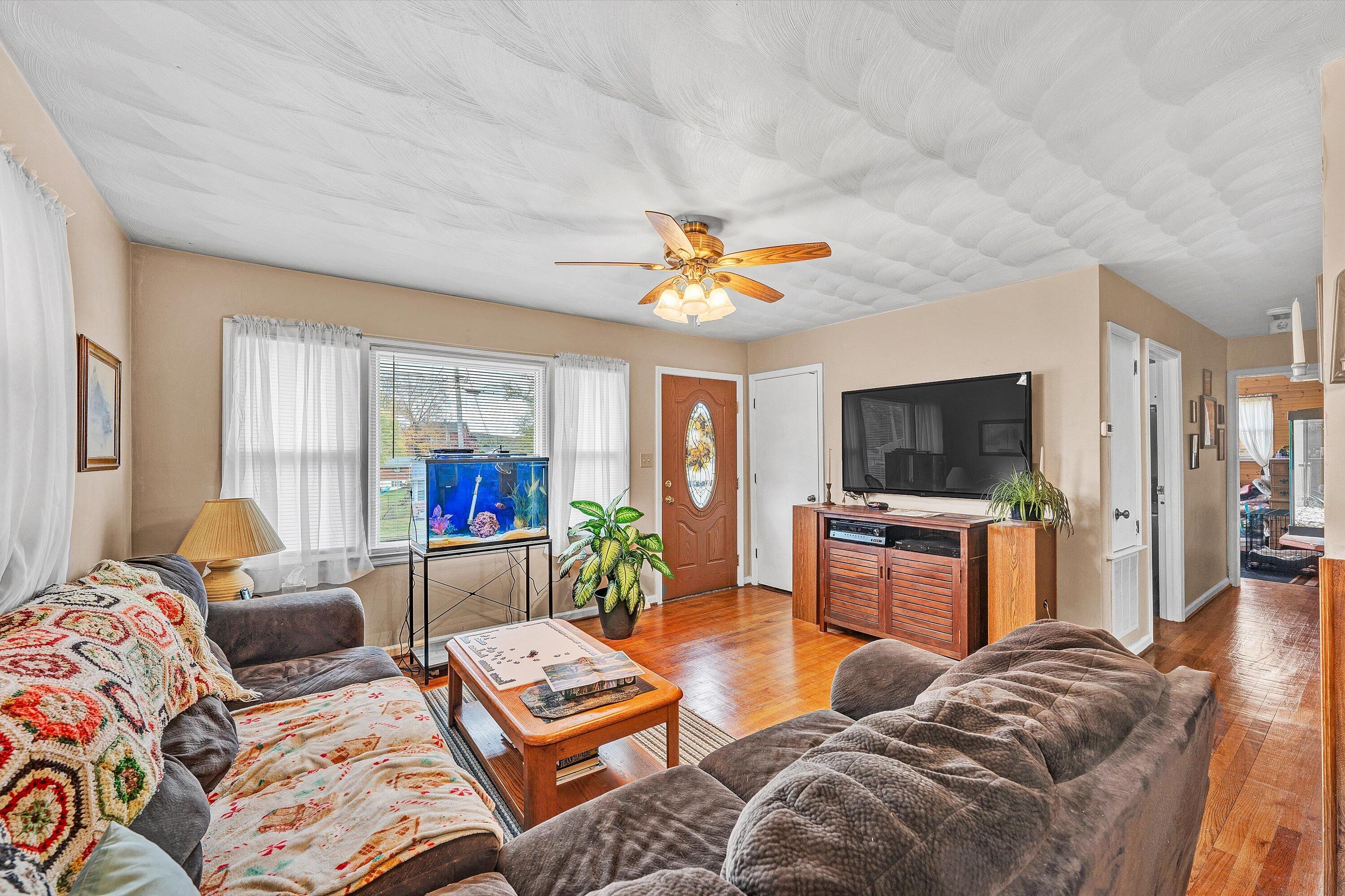 762 Kenyon Road Vinton, VA 24179 - Photo 8 of 34 08-SGP-05985