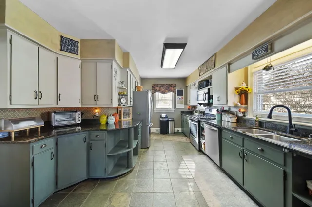 $298,000 | 793 Oakridge Drive, Jackson, MI 49203