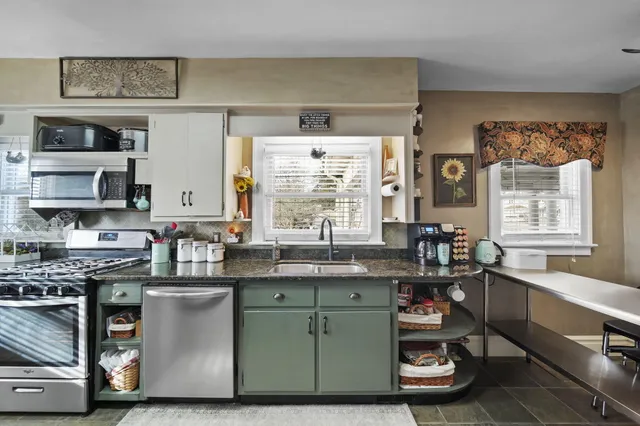 $298,000 | 793 Oakridge Drive, Jackson, MI 49203