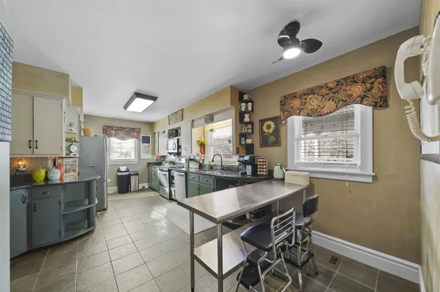 $298,000 | 793 Oakridge Drive, Jackson, MI 49203