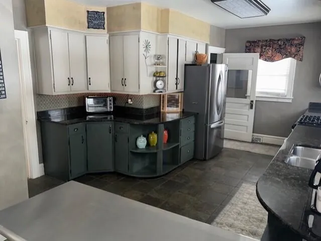 $284,900 | 793 Oakridge Drive, Jackson, MI 49203