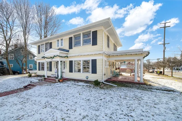 $298,000 | 793 Oakridge Drive, Jackson, MI 49203