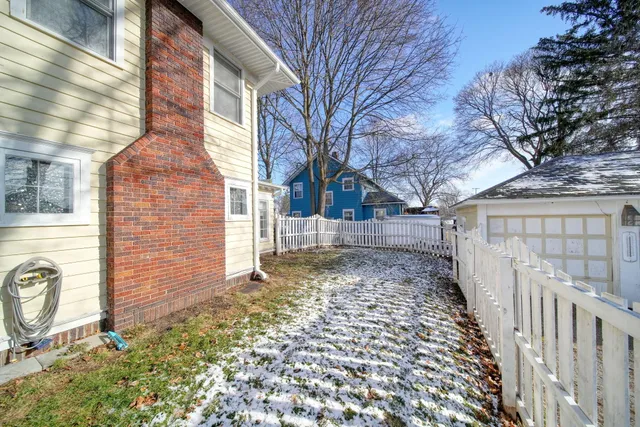 $284,900 | 793 Oakridge Drive, Jackson, MI 49203