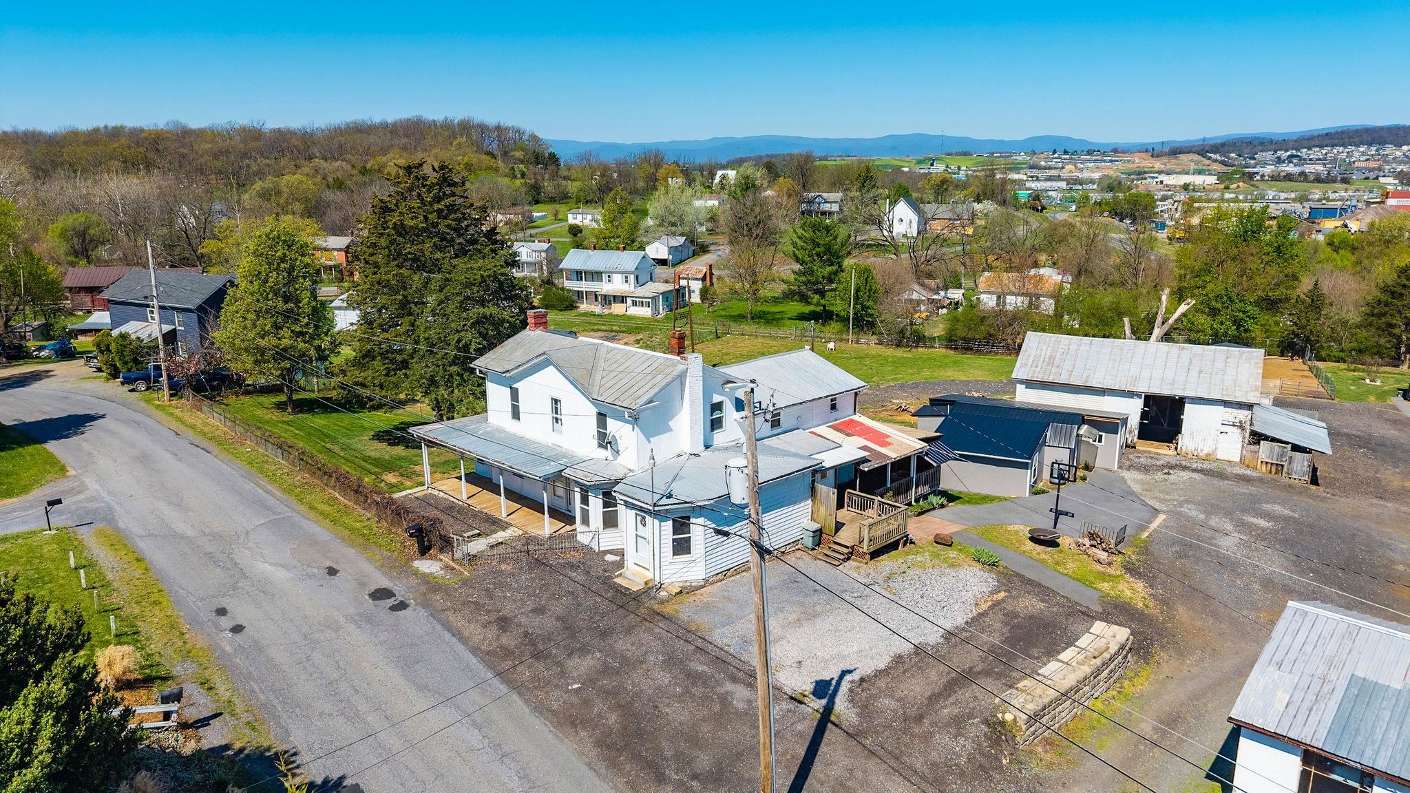 2061 Cecil Wampler Road Mount Crawford, VA 22841 - Photo 4 of 70