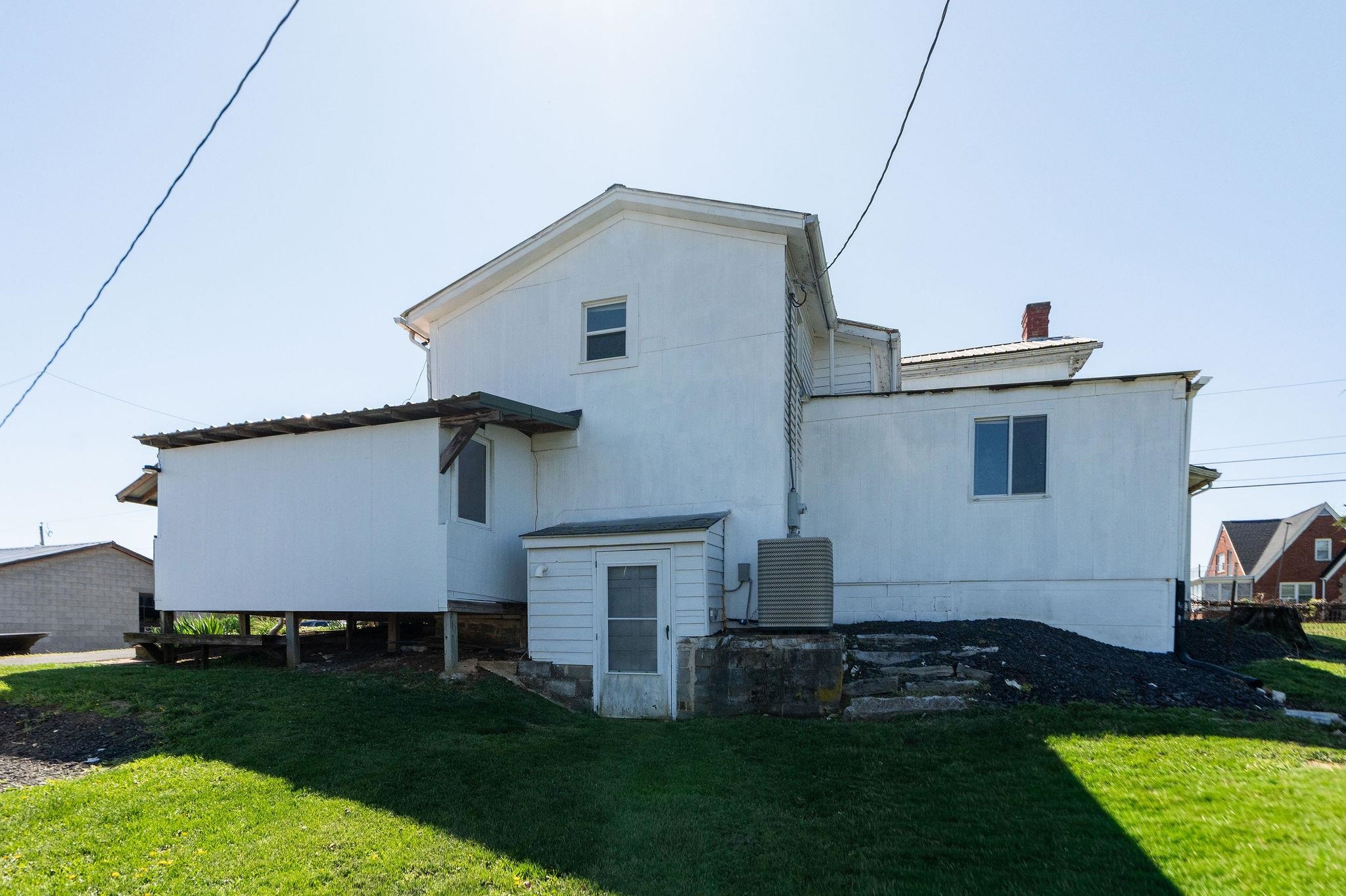 2061 Cecil Wampler Road Mount Crawford, VA 22841 - Photo 9 of 70