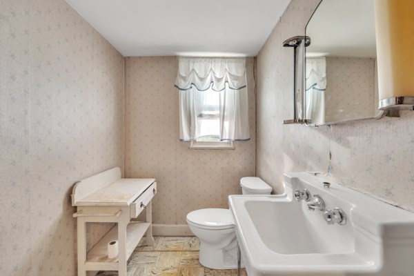 60 Casco Road Lynn, MA 01904 - Photo 9 of 14 Gallery Image 9
