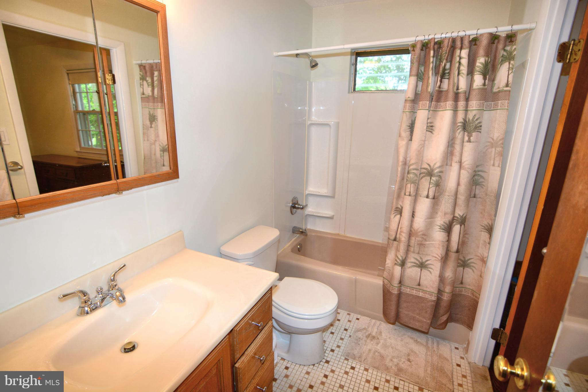 1563 Long Point Road Pasadena, MD 21122 - Photo 14 of 26 Upstairs full bath