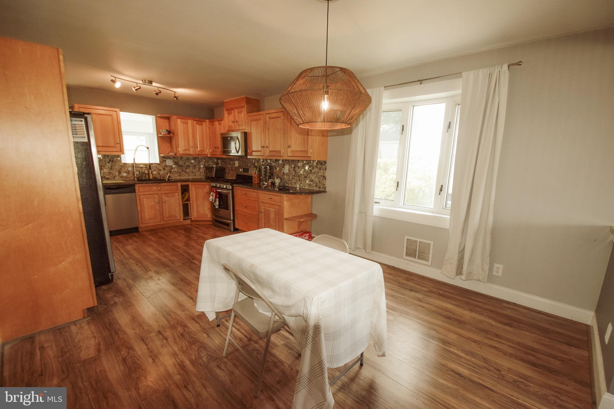 4233 Soth Avenue Nottingham, MD 21236 - Photo 7 of 49 Kitchen