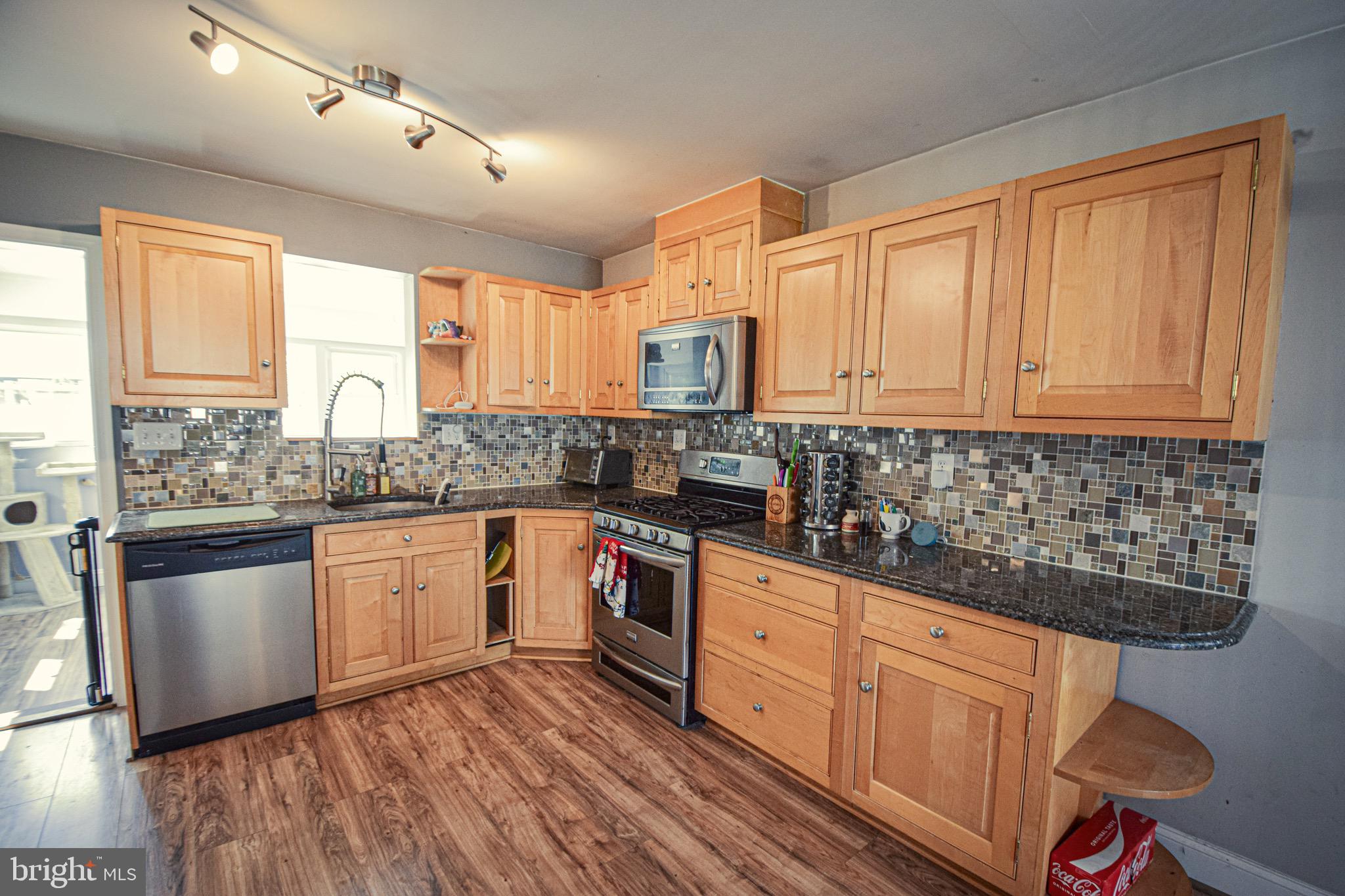4233 Soth Avenue Nottingham, MD 21236 - Photo 8 of 49 Kitchen