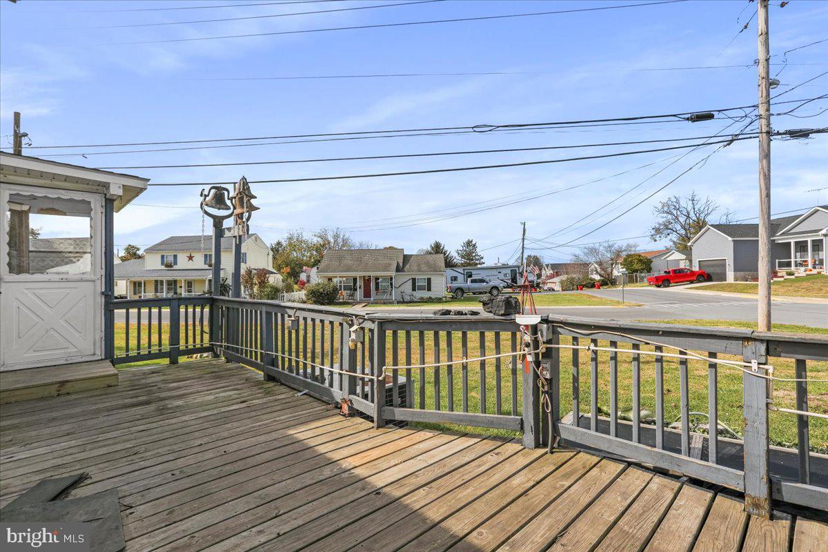 111 North Fairfax Boulevard Ranson, WV 25438 - Photo 31 of 32 a view of a balcony with wooden floor