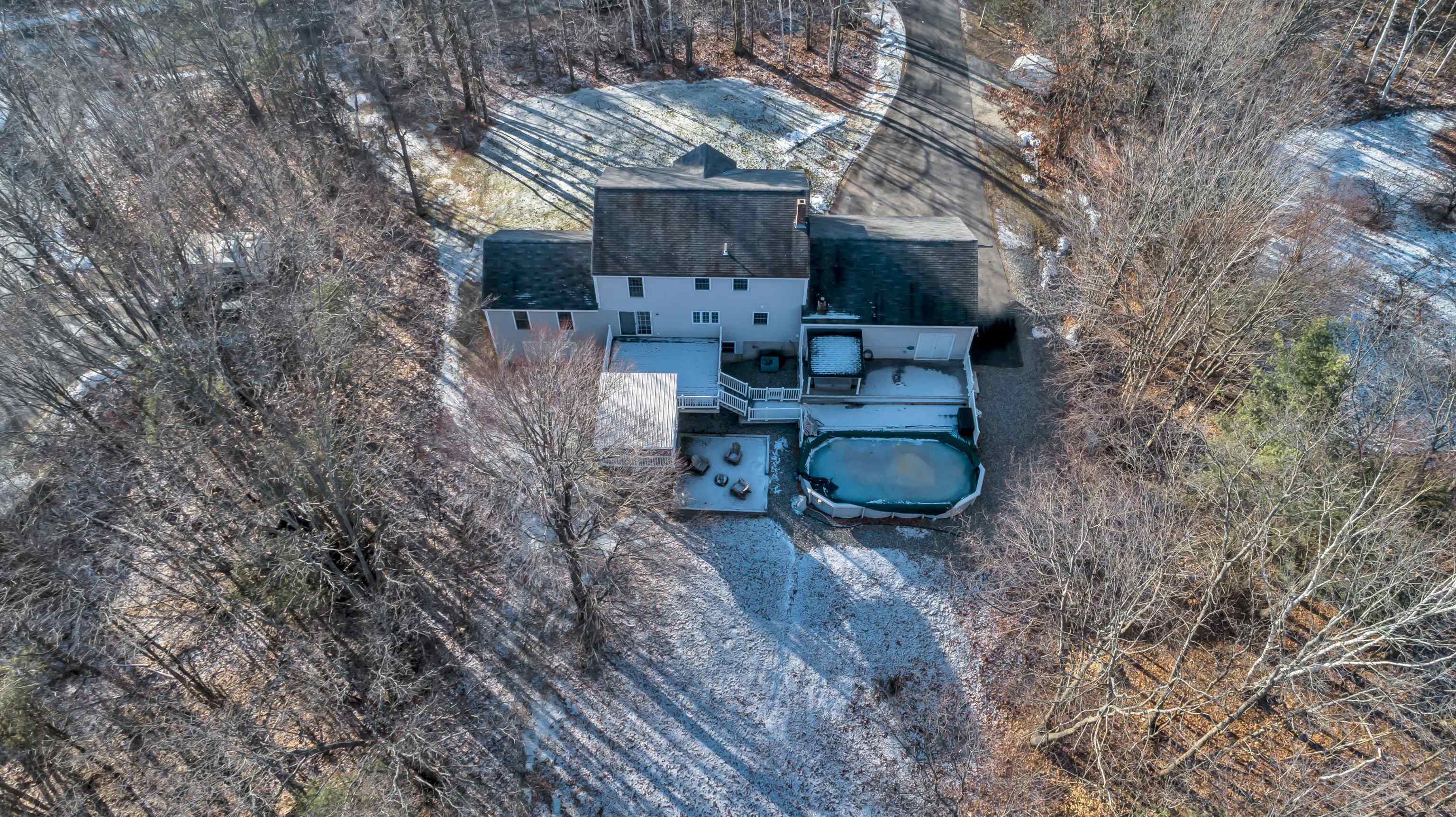 14 Laurel Road Hooksett, NH 03106 - Photo 3 of 40 Gallery Image 3