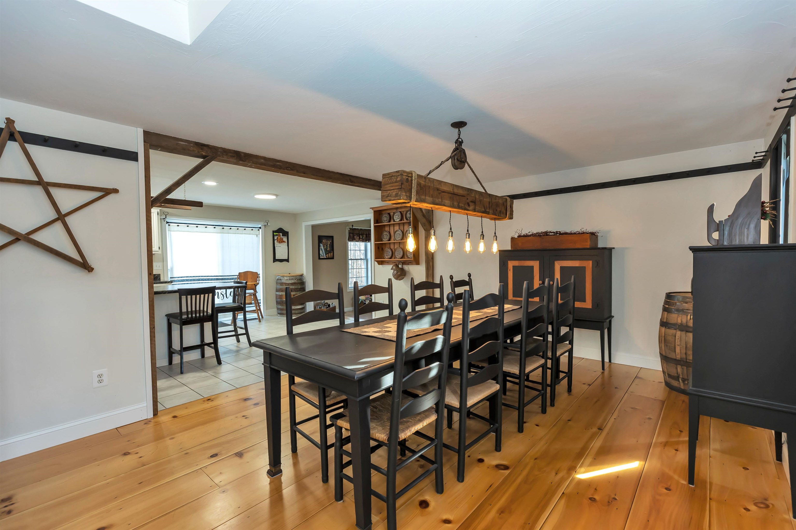 14 Laurel Road Hooksett, NH 03106 - Photo 8 of 40 Gallery Image 8
