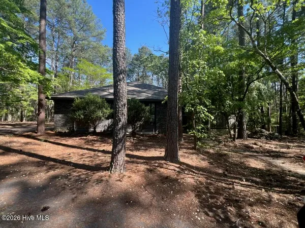 $899,000 | Undisclosed Address, Aberdeen, NC 28315
