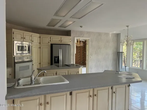 $899,000 | Undisclosed Address, Aberdeen, NC 28315