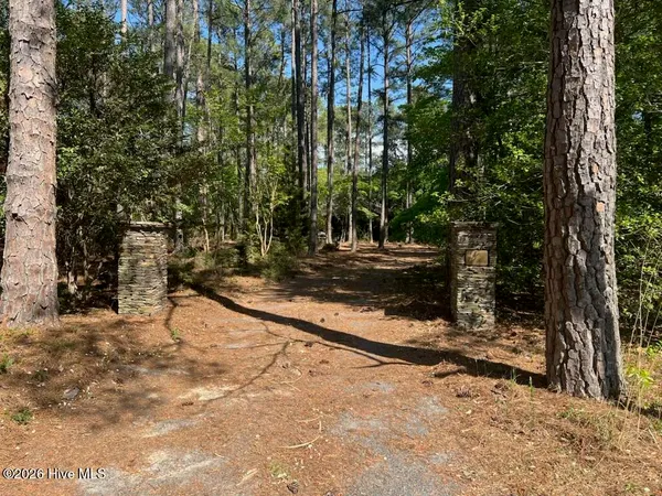 $899,000 | Undisclosed Address, Aberdeen, NC 28315