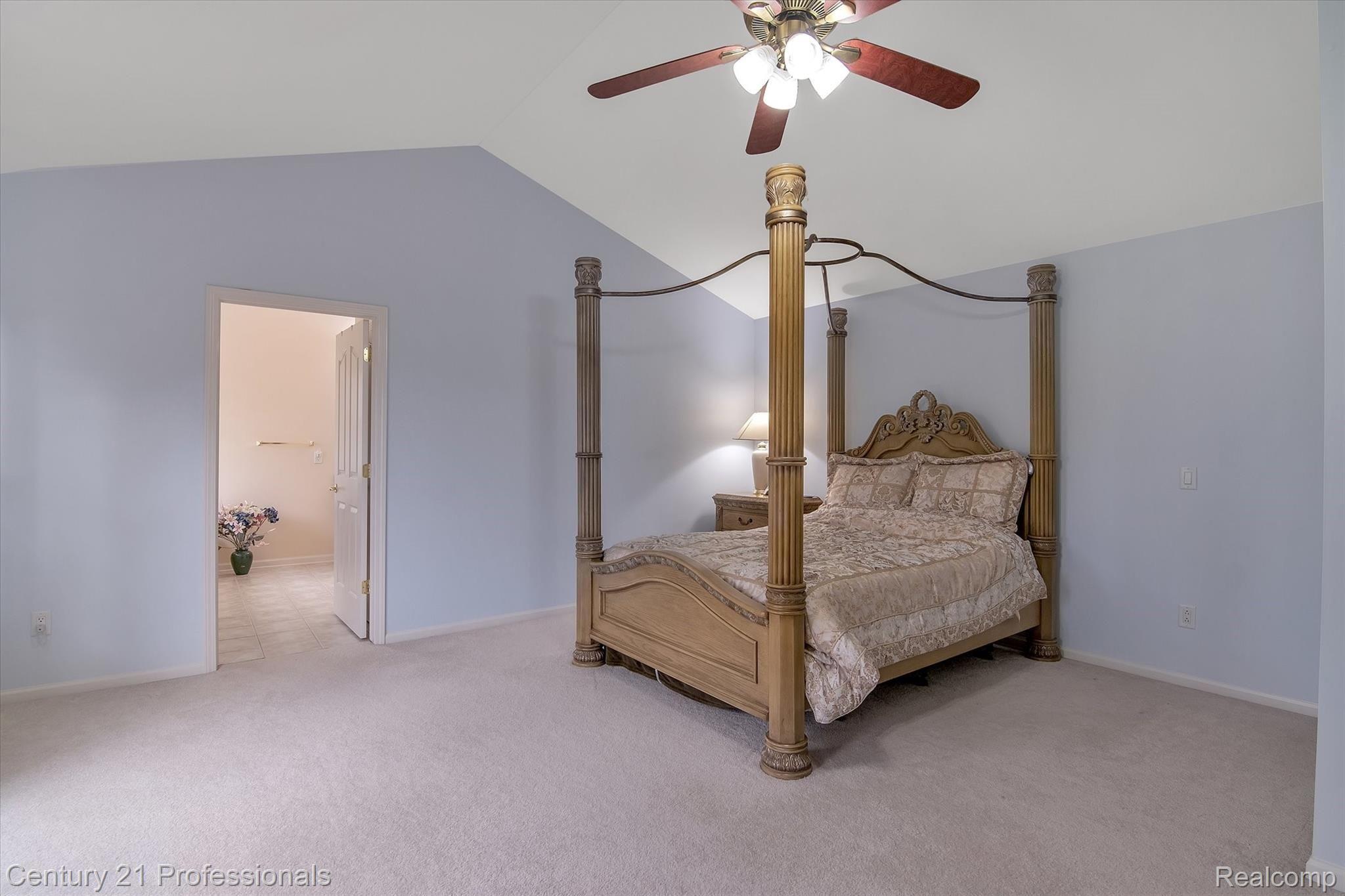 536 Bedlington Drive Rochester, MI 48307 - Photo 27 of 54 29-536 Bedlington Dr-Windowstill Real Estate Photography-30.jpg