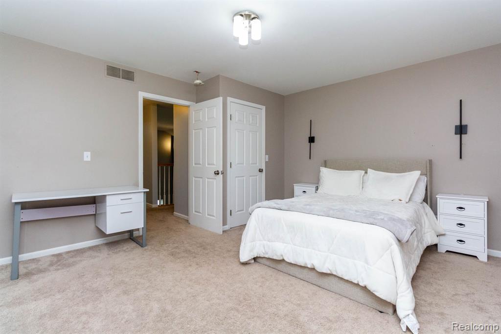 6075 Davison Road Burton, MI 48509 - Photo 14 of 23