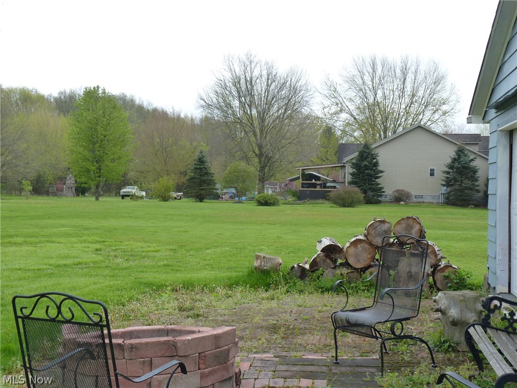3119 South Leavitt Road Southwest Warren, OH 44481 - Photo 7 of 50 View of yard