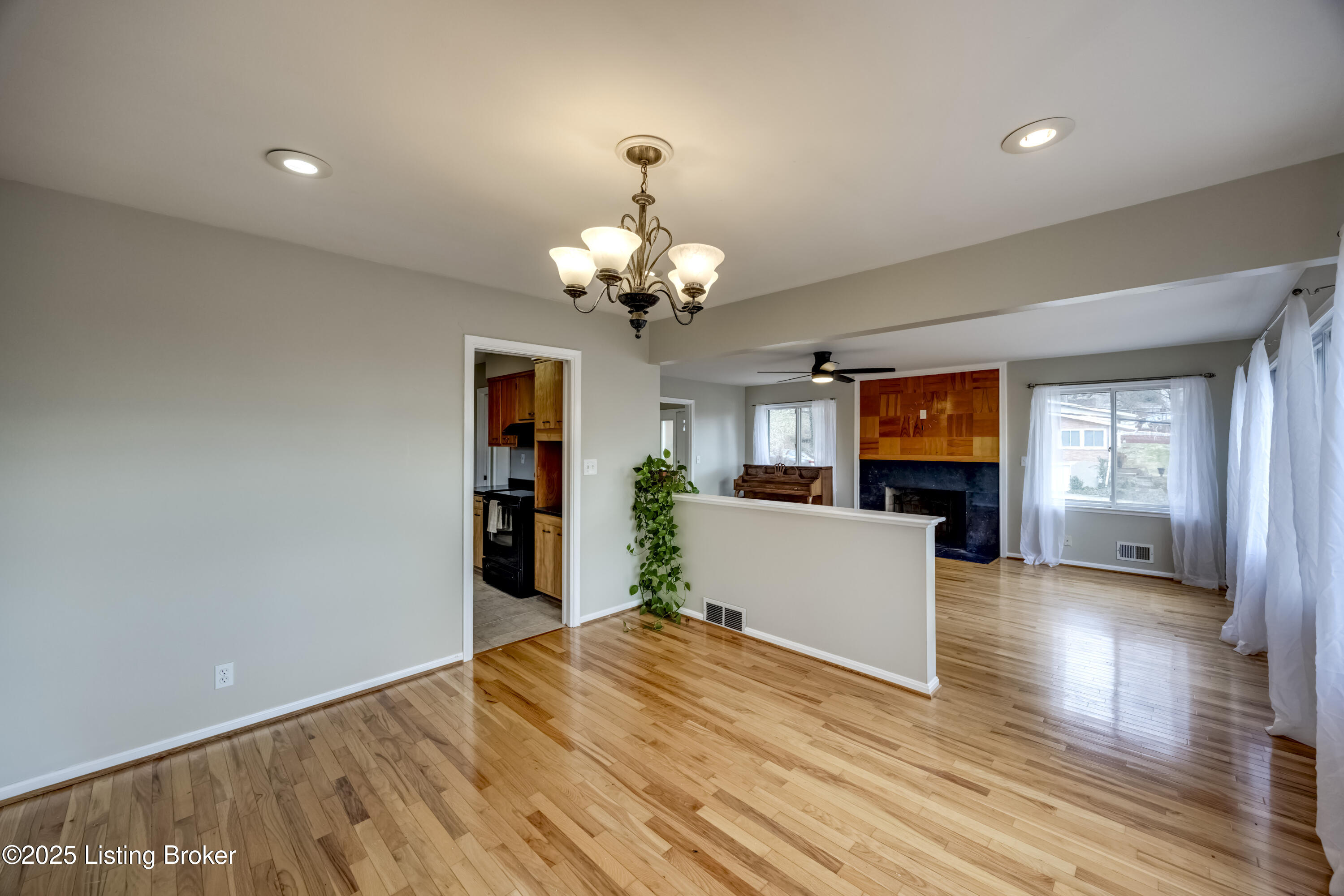 609 Wilderness Road Louisville, KY 40214 - Photo 16 of 65 2Y0A6441-A