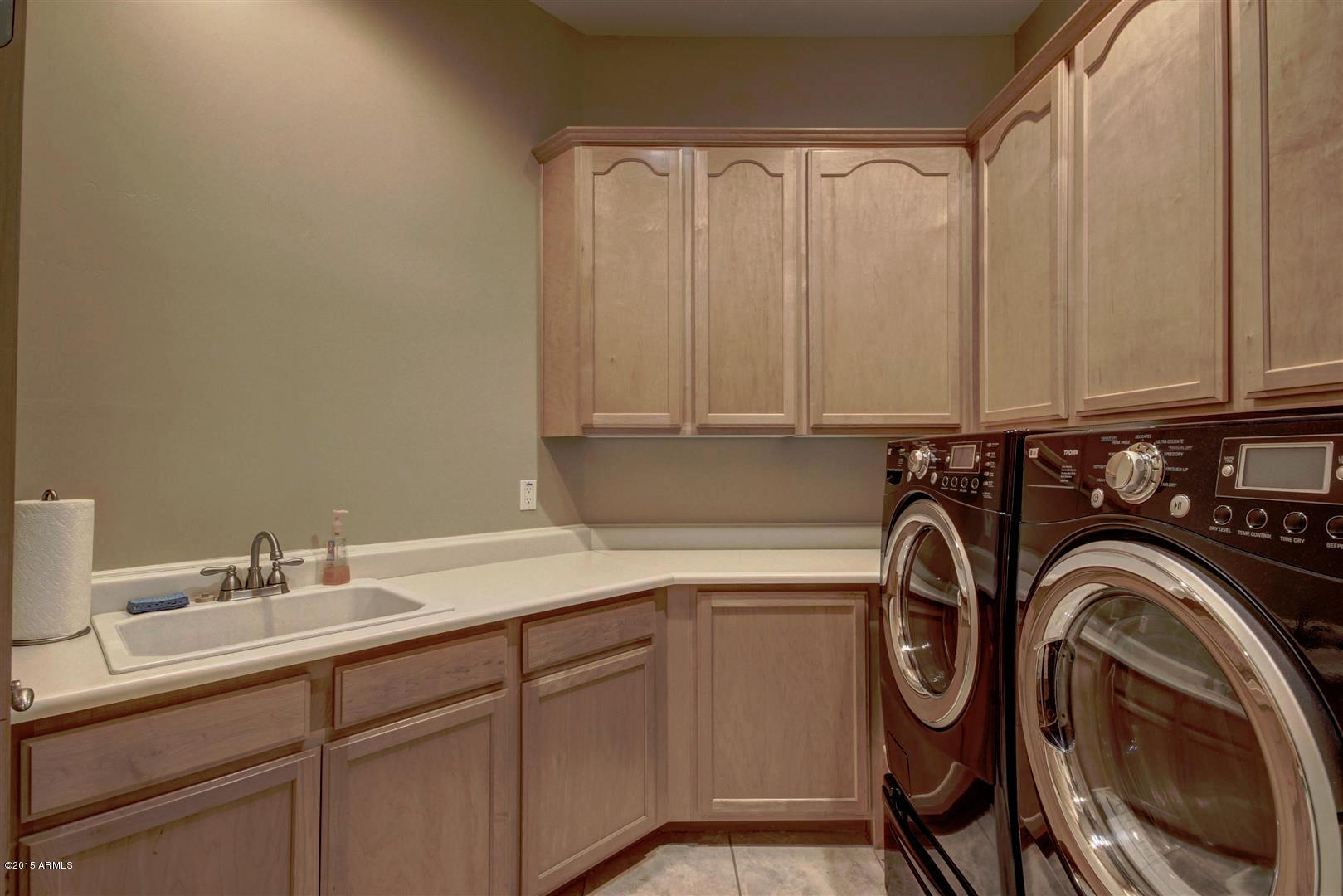 1710 East Carver Road Tempe, AZ 85284 - Photo 24 of 33 Laundry
