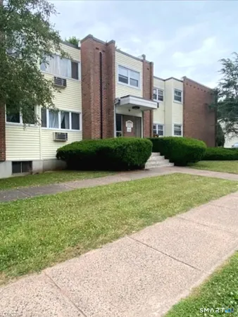 $138,000 | 20 Thompson Road, Unit A, Manchester, CT 06040