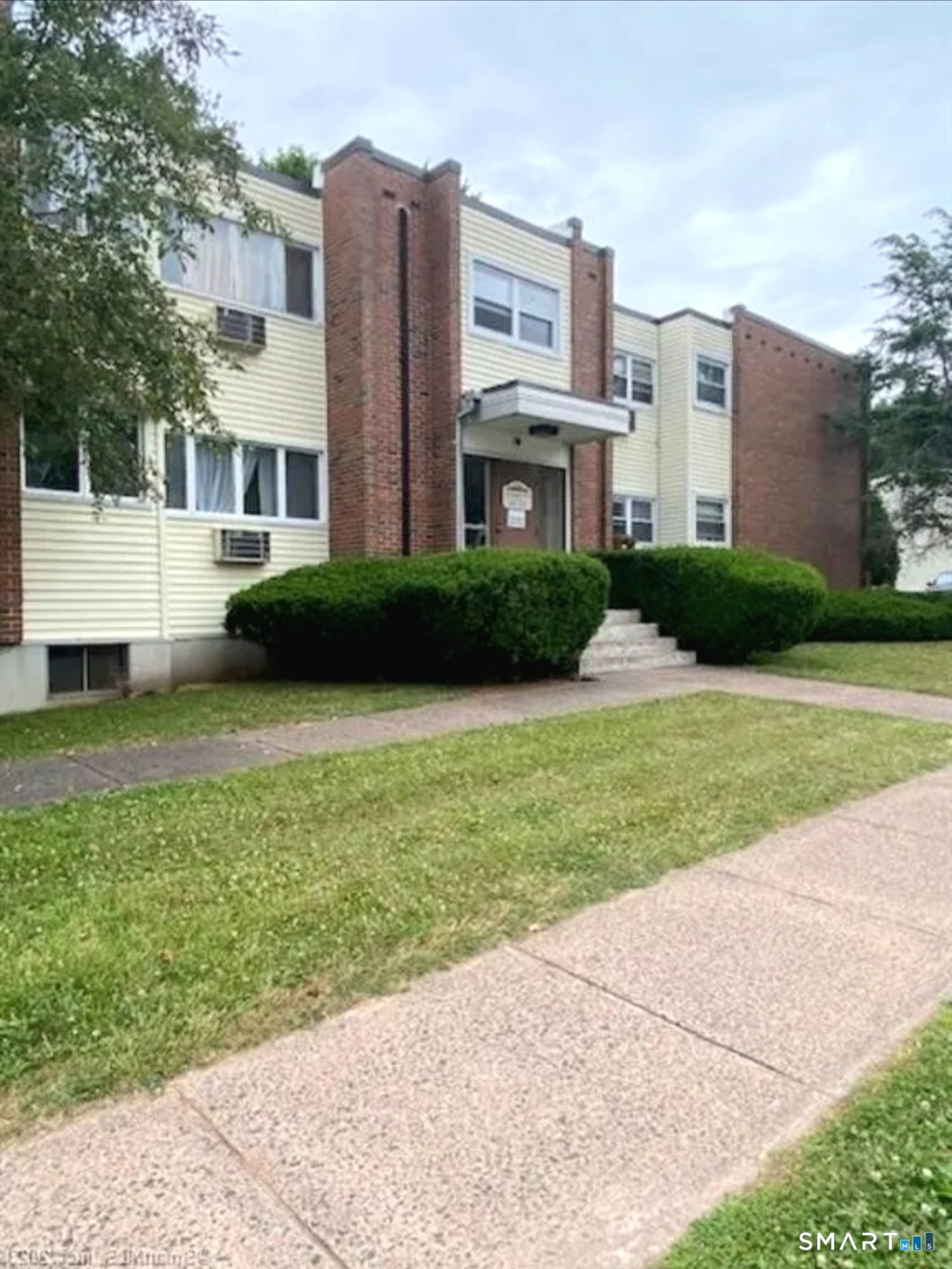 20 Thompson Road, Unit A Manchester, CT 06040 - Photo 1 of 13