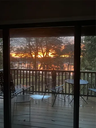 $325,000 | 276 Old Barn Road, Unit 276B, Barrington, IL 60010