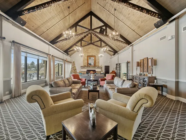 $350,000 | 276 Old Barn Road, Unit 276B, Barrington, IL 60010